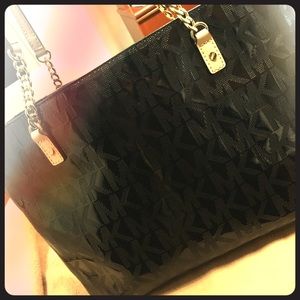 FLASH SALE ⚡️✨ glamorous black Michael Kors purse