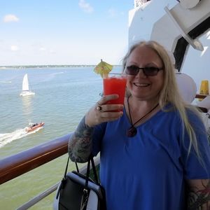 Meet your Posher, Jenyfer