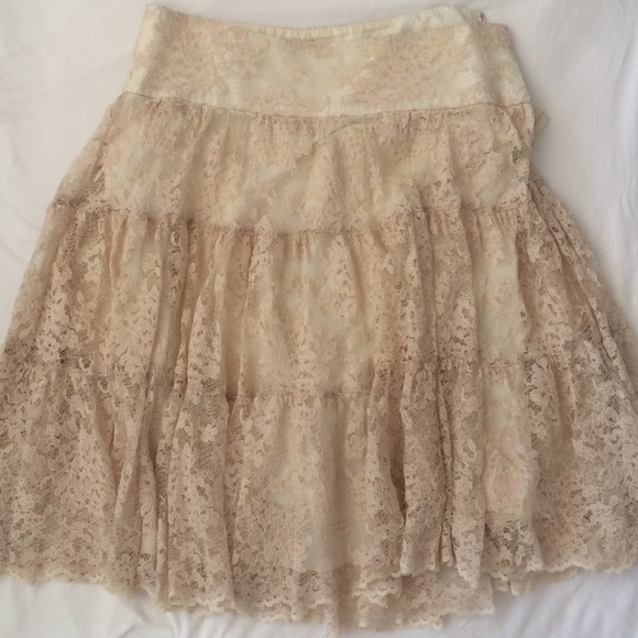 Bebe lace skirt