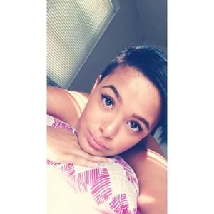 Meet your Posher, Claire