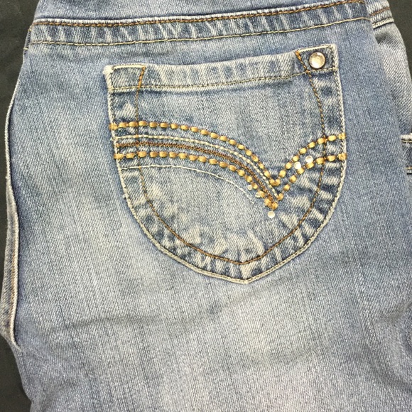 Capris. - Picture 2 of 4