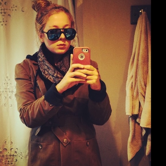 Olive green adorable trench 🌰🍂 perf for the fall