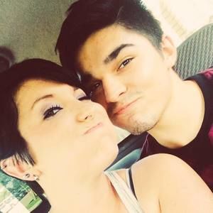 Meet your Posher, Nola