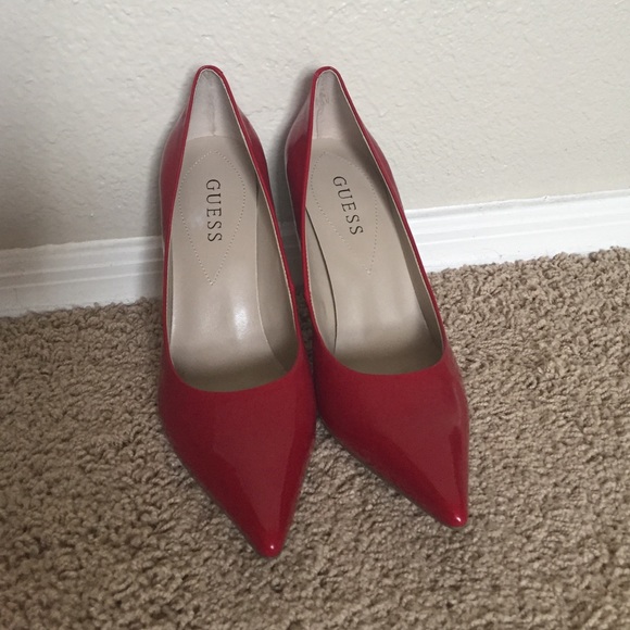 Guess "Cyrano" Heels - Picture 2 of 3