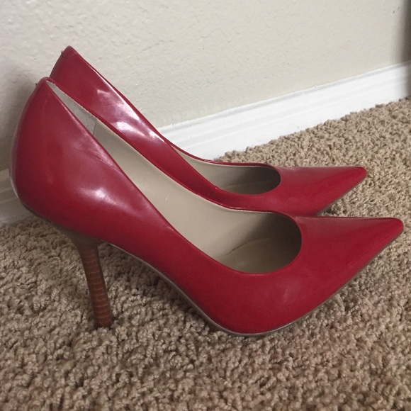 Guess "Cyrano" Heels - Picture 3 of 3