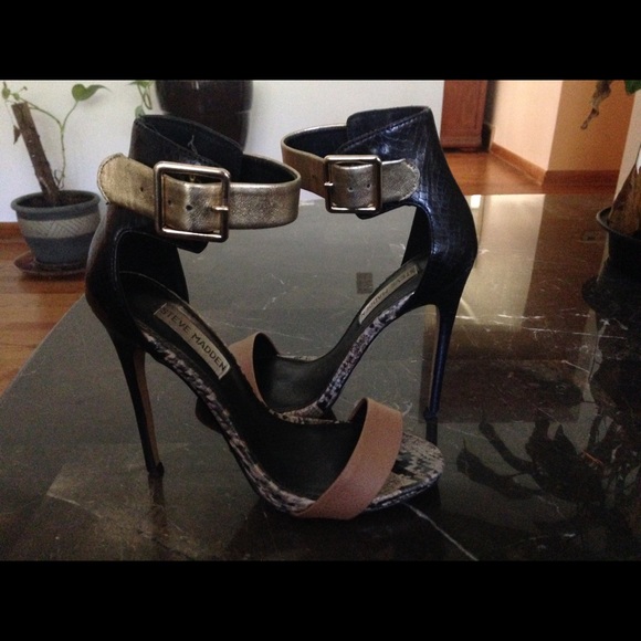 Size 6 sexy Steve Madden heels