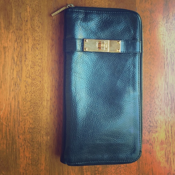 Tory burch wallet, clutch, travel wallet
