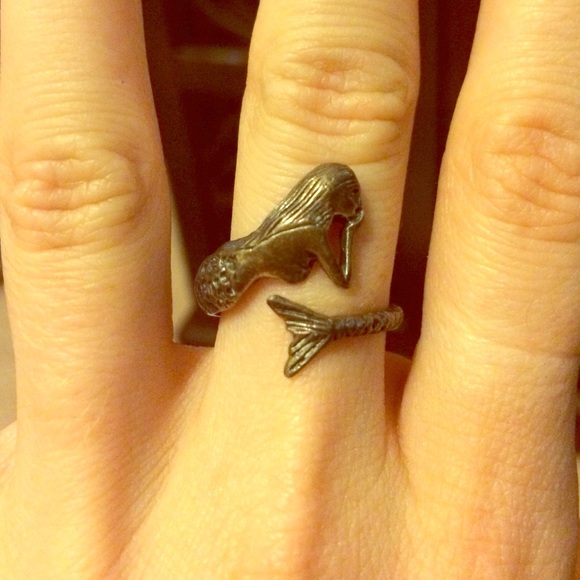 Sterling silver mermaid ring (needs polished)