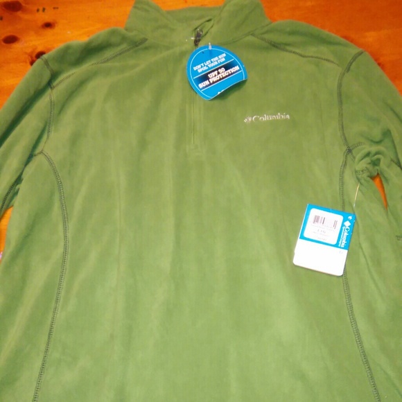 Columbia PullOver Size Large