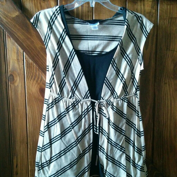 Motherhood Maternity Medium Top