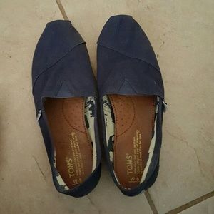 Blue Tom's barely worn