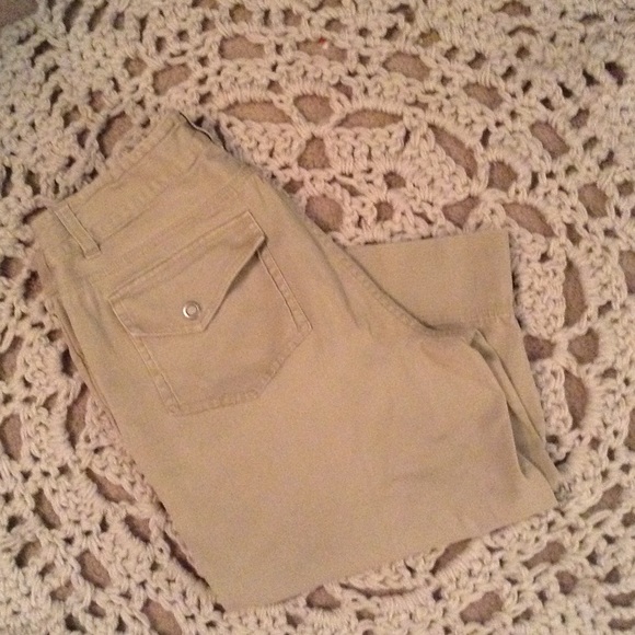 Ladies crop pants