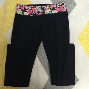 Black legging capris, size M
