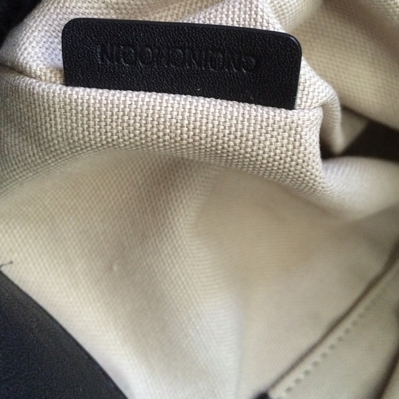 Studded Burberry tote - Picture 4 of 4