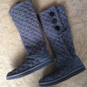 Gray Sweater (Lattice Cardy) Ugg boots