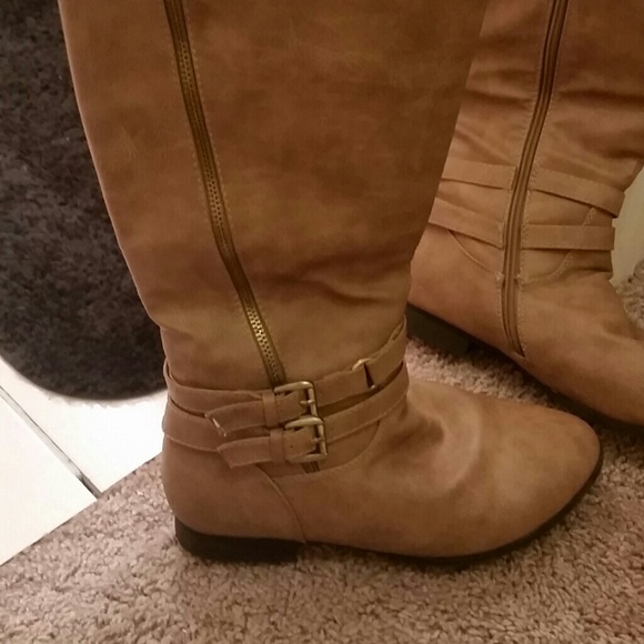 Faux leather boots, barely worn