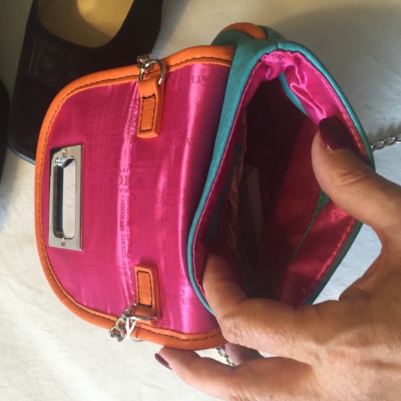 🚫SOLD🚫 Chocolate NY tri-color mini crossbody bag - Picture 3 of 4