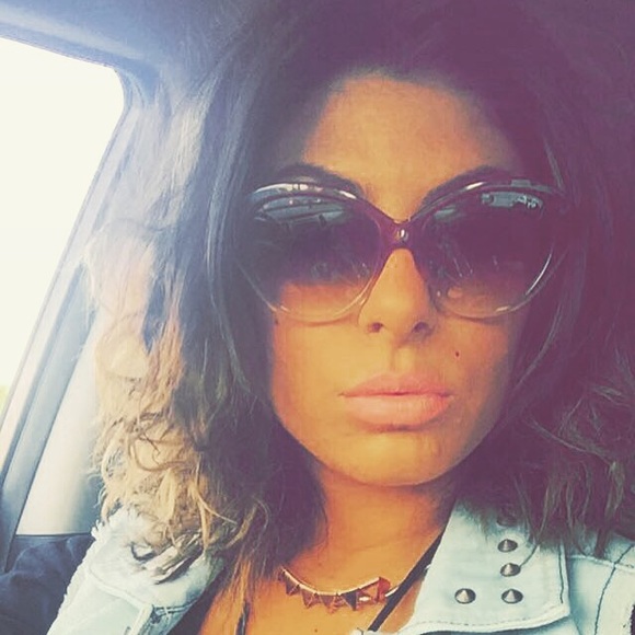 Meet your Posher, Alba