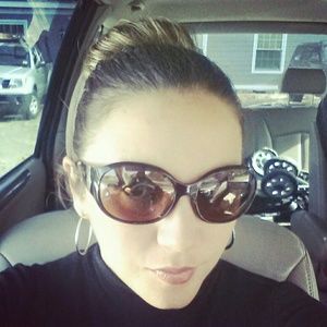 Meet your Posher, Alison