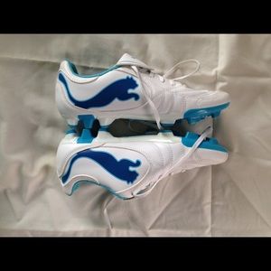 BRAND NEW Puma soccer cleats!