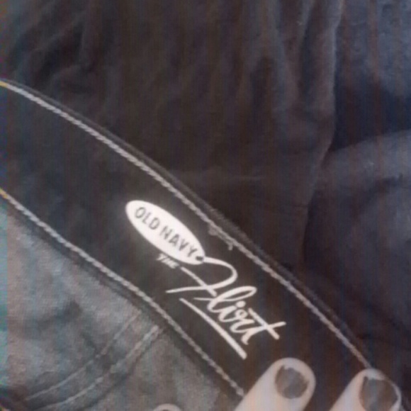 Old navy flirt jeans and you get the cute shirt - Picture 2 of 3