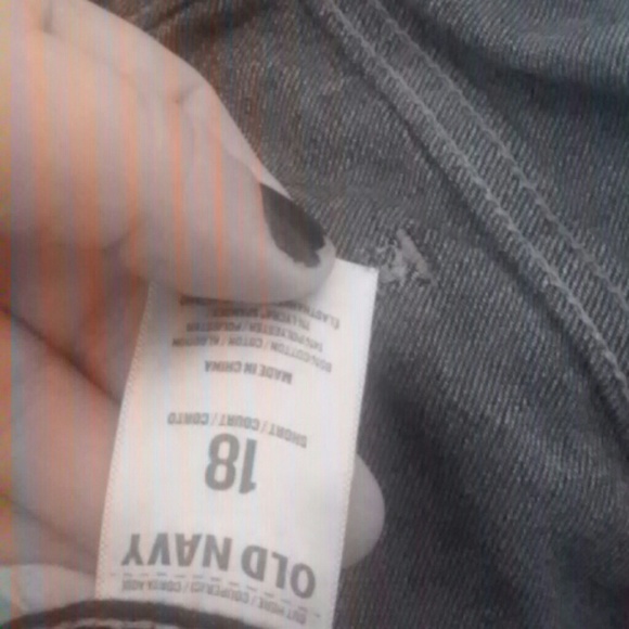 Old navy flirt jeans and you get the cute shirt - Picture 3 of 3