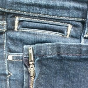 White House Black Market Noir Capri jeans