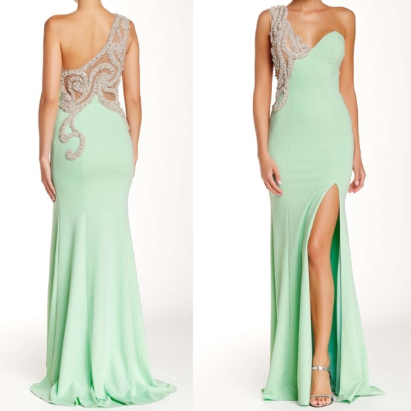 Terani Couture Dresses & Skirts - Terani Couture gown- perfect for PROM 🎉