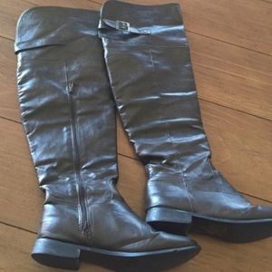 Over the knee riding boots style