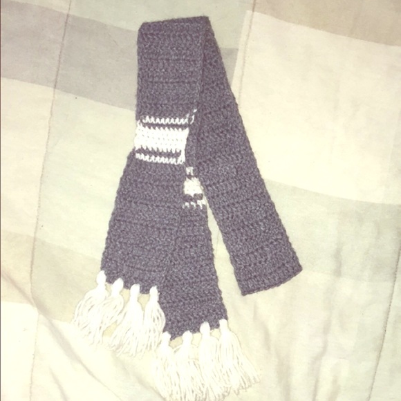 Grey and white scarf