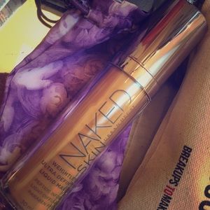 Urban Decay Naked Skin shade 5.0