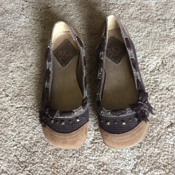 Women's BKE slip on