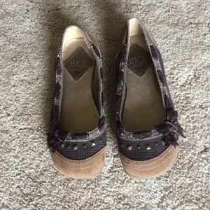 Women's BKE slip on