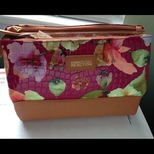 🎁KENNETH COLE REACTION:❤️3 COMPARTMENT CASE