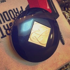 Estēe Lauder double wear stay in place powder
