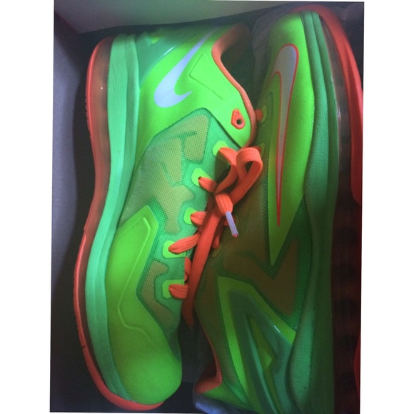 Max Lebron XI Low