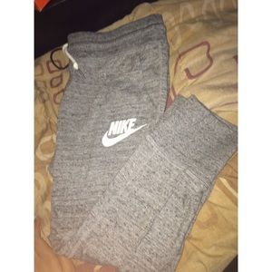 nike sweat capris