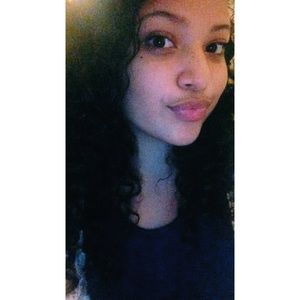 Meet your Posher, Vanessa