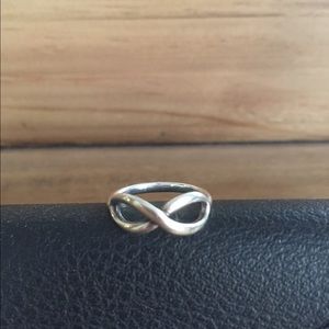 Tiffany & Co. Infinity ring