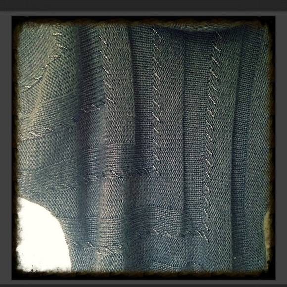 💥Sold💥Warm and Chic Oversized Sweater - Picture 4 of 4