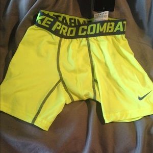 Boys Nike pro combat compression shorts sz xlarge