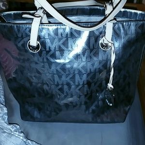 Stylish Authentic MK Bag!