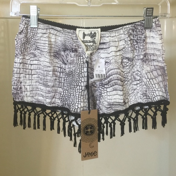 SOLD NWT LF Snakeprint shorts - Picture 2 of 4