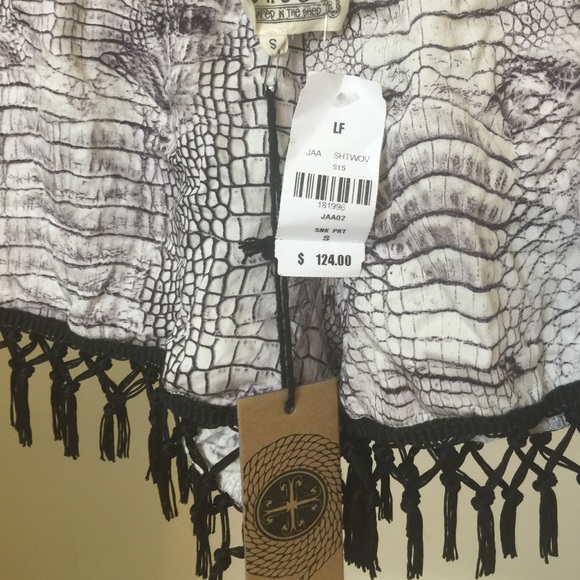 SOLD NWT LF Snakeprint shorts - Picture 3 of 4