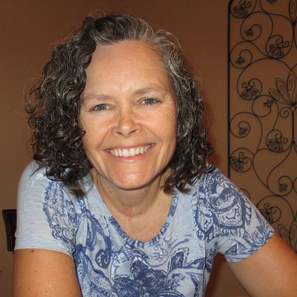 Meet your Posher, Julie - Picture 1 of 1