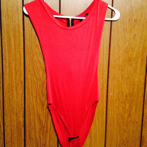 Cut out jumptop