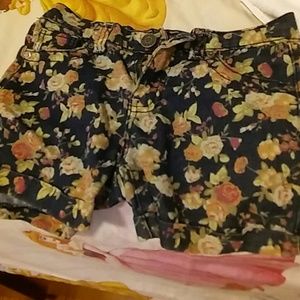 Vigoss Flower Shorts