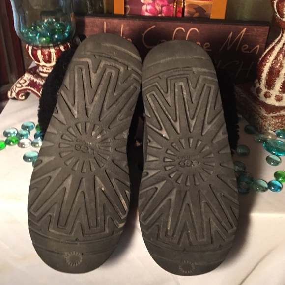 UGG Boots - Picture 4 of 4