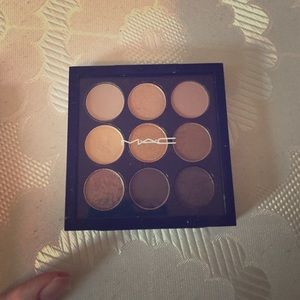 MAC X 9 pallet in Amber