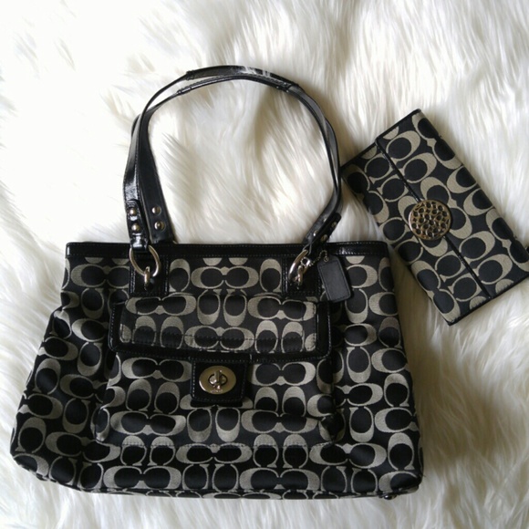 Coach Handbags - ✨Final Price✨ Coach Purse and Wallet
